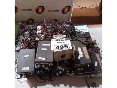 LOTE 495 - 01 LOTE COM EQUIPAMENTOS ELETRÔNICOS DIVERSOS. (NO ESTADO) ATENÇÃO! FAZER A VISITAÇÃO ANTES DE ARREMATAR, NÃO SABEMOS SE FUNCIONA. LEILÃO NÃO TEM GARANTIA E NEM DEVOLUÇÃO, SUJEITO A POSSÍVEIS AVARIAS VISÍVEIS/OCULTAS E/OU AUSÊNCIA DE COMPONENTES.