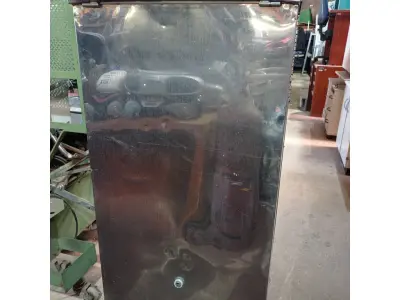 LOTE 349 - 01 REFRESQUEIRA INDUSTRIAL EM AÇO INOX. (NO ESTADO) ATENÇÃO! FAZER A VISITAÇÃO ANTES DE ARREMATAR, NÃO SABEMOS SE FUNCIONA. LEILÃO NÃO TEM GARANTIA E NEM DEVOLUÇÃO, SUJEITO A POSSÍVEIS AVARIAS VISÍVEIS/OCULTAS E/OU AUSÊNCIA DE COMPONENTES.