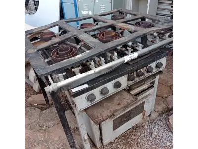 LOTE 600 - 02 FOGÕES INDUSTRIAL MARCAS E MODELOS DIVERSOS PARA RETIRADA DE PEÇAS. (NO ESTADO) ATENÇÃO! FAZER A VISITAÇÃO ANTES DE ARREMATAR, NÃO SABEMOS SE FUNCIONA. LEILÃO NÃO TEM GARANTIA E NEM DEVOLUÇÃO, SUJEITO A POSSÍVEIS AVARIAS VISÍVEIS/OCULTAS E/OU AUSÊNCIA DE COMPONENTES.