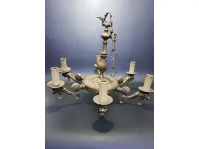 LOTE 002 - ANTIGO LUSTRE DE 6 BOCAIS, EM METAL 51CM ALTURA X 63CM DE DIÂMETRO (NO ESTADO)