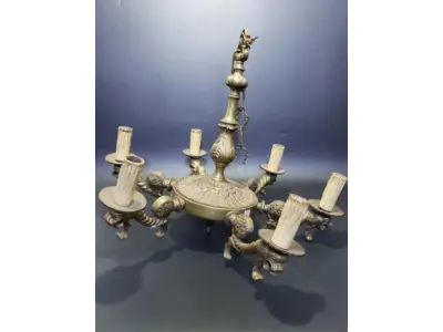 LOTE 002 - ANTIGO LUSTRE DE 6 BOCAIS, EM METAL 51CM ALTURA X 63CM DE DIÂMETRO (NO ESTADO)