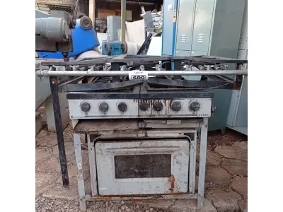 LOTE 600 - 02 FOGÕES INDUSTRIAL MARCAS E MODELOS DIVERSOS PARA RETIRADA DE PEÇAS. (NO ESTADO) ATENÇÃO! FAZER A VISITAÇÃO ANTES DE ARREMATAR, NÃO SABEMOS SE FUNCIONA. LEILÃO NÃO TEM GARANTIA E NEM DEVOLUÇÃO, SUJEITO A POSSÍVEIS AVARIAS VISÍVEIS/OCULTAS E/OU AUSÊNCIA DE COMPONENTES.