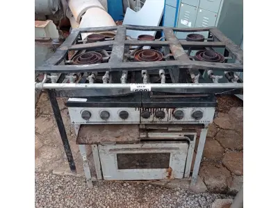 LOTE 600 - 02 FOGÕES INDUSTRIAL MARCAS E MODELOS DIVERSOS PARA RETIRADA DE PEÇAS. (NO ESTADO) ATENÇÃO! FAZER A VISITAÇÃO ANTES DE ARREMATAR, NÃO SABEMOS SE FUNCIONA. LEILÃO NÃO TEM GARANTIA E NEM DEVOLUÇÃO, SUJEITO A POSSÍVEIS AVARIAS VISÍVEIS/OCULTAS E/OU AUSÊNCIA DE COMPONENTES.