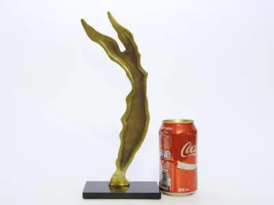 LOTE 016 - ESCULTURA EM BRONZE ARTISTA PIAZI 30 CM DE ALTURA PEÇA RECONHECIDA E ASSINADA (NO ESTADO)