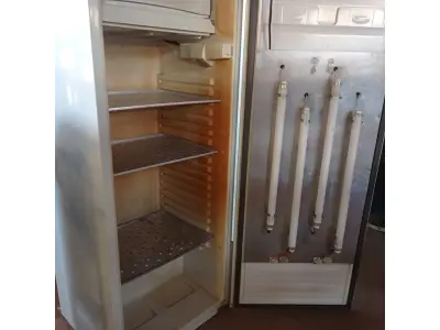 LOTE 590 - 01 GERMINADORA/GELADEIRA. (NO ESTADO) ATENÇÃO! FAZER A VISITAÇÃO ANTES DE ARREMATAR, NÃO SABEMOS SE FUNCIONA. LEILÃO NÃO TEM GARANTIA E NEM DEVOLUÇÃO, SUJEITO A POSSÍVEIS AVARIAS VISÍVEIS/OCULTAS E/OU AUSÊNCIA DE COMPONENTES.