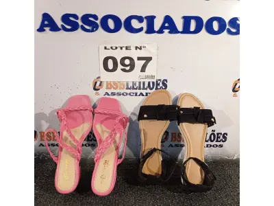 LOTE 097 - 02 – PARES DE CALÇADOS FEMININO Nº 36 (NO ESTADO, NÃO SABEMOS SE FUNCIONA. LEILÃO NÃO TEM GARANTIA E NEM DEVOLUÇÃO, SUJEITO A POSSÍVEIS AVARIAS VISÍVEIS/OCULTAS E/OU AUSÊNCIA DE COMPONENTES)
