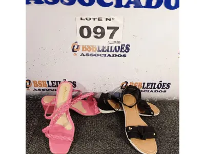 LOTE 097 - 02 – PARES DE CALÇADOS FEMININO Nº 36 (NO ESTADO, NÃO SABEMOS SE FUNCIONA. LEILÃO NÃO TEM GARANTIA E NEM DEVOLUÇÃO, SUJEITO A POSSÍVEIS AVARIAS VISÍVEIS/OCULTAS E/OU AUSÊNCIA DE COMPONENTES)