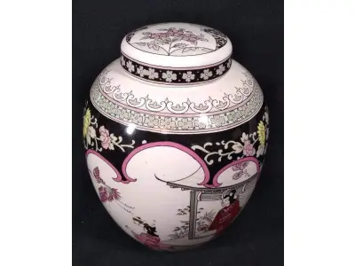 LOTE 116 - ANTIGO POTICHE DE COLEÇÃO NO ESTILO CHINES,  EM PORCELANA MED 26X20 CM.(NO ESTADO)