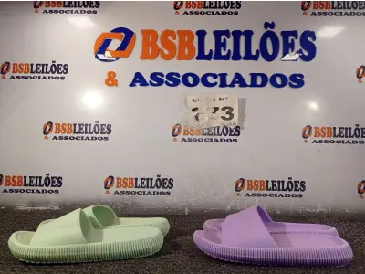 LOTE 273 - 02 – PARES DE CALÇADOS FEMININO Nº 37 (NO ESTADO, NÃO SABEMOS SE FUNCIONA. LEILÃO NÃO TEM GARANTIA E NEM DEVOLUÇÃO, SUJEITO A POSSÍVEIS AVARIAS VISÍVEIS/OCULTAS E/OU AUSÊNCIA DE COMPONENTES)