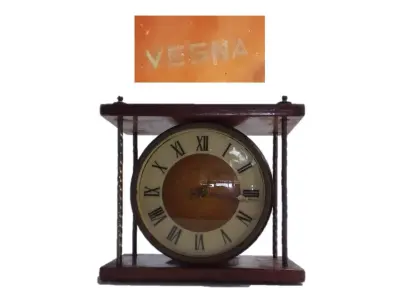 LOTE 155 - RELÓGIO DE MESA VESNA - IMPORTADO DE USSR, TAMANHO, 10/20 CM (NO ESTADO)