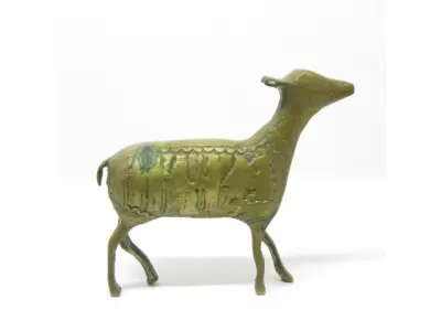 LOTE 216 - ESCULTURA DE CERVO EM BRONZE MACIÇO (NO ESTADO)