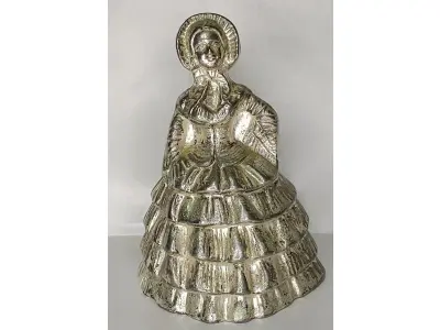 LOTE 211 - MANTEIGUEIRA EM METAL ESPESSURADO A PRATAE SINO EM METAL NIQUELADO, 11CM (NO ESTADO)