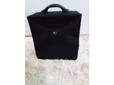 LOTE 308 - CASE PORTA CDS, CAPA DURA, EM TECIDO PARA 520 CDS/DVDS (NO ESTADO)