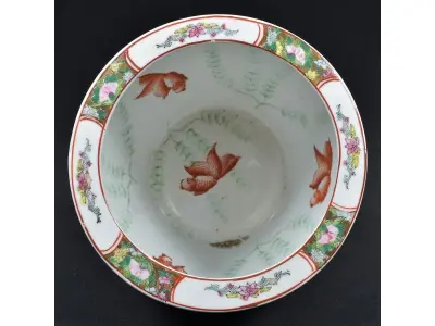 LOTE 198 - VAZO DE PORCELANA CHINESA.ALTURA 20 CM E  26 CM DIÂMETRO (NO ESTADO)