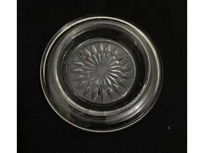 LOTE 237 - LINDOS PORTA-COPOS EM CRISTAL, IMPORTADOS ITÁLIA OBS: 2 ESTÃO COM MÍNIMOS BICADOS). 2 X 10CM (NO ESTADO)