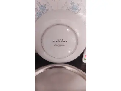 LOTE 337 - PRATO DECORATIVO IMPORTADO DO JAPAO PINTADO A MÃO, DIÂMETRO:31CM. (NO ESTADO)