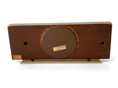 LOTE 238 - ANTIGO BARÔMETRO DE MADEIRA,  12CM ALT. X 28CM LARG. X 6CM COMP. (NO ESTADO)