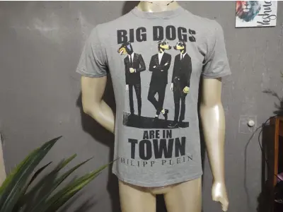 LOTE 232 - CAMISA PHILIPP PLEIN ORIGINAL NOVA SEM USO NO MERCADO CUSTA R$2000,00 (NO ESTADO)