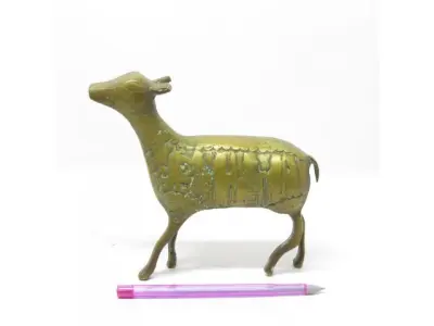 LOTE 216 - ESCULTURA DE CERVO EM BRONZE MACIÇO (NO ESTADO)