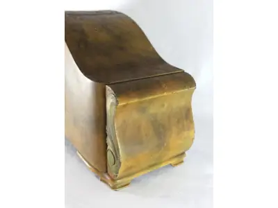 LOTE 282 - ANTIGO RELÓGIO DE MESA EM MADEIRA DE DUAS CORDAS , PRECISA DE REPAROS. 23 CM X 49 CM (NO ESTADO)