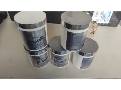 LOTE 321 - PRODUTOS PARA SALÃO PÓ DESCOLORANTE PRODUTOS DENTRO DA VALIDADE LOTE COM 5 UNIDADE CADA POTE CUSTA NO MERCADO 120,00 PRODUTOS DE ALTO PADRÃO MARCA CONHECIDA EM SP E RIO DE JANEIRO (NO ESTADO)