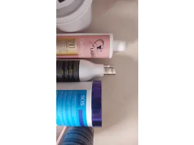 LOTE 372 - KIT PRA SALÃO MARCAS CONHECIDA EM SP E RIO DE JANEIRO KIT DESSE VALE MAIS DE 300 REAIS. (NO ESTADO)