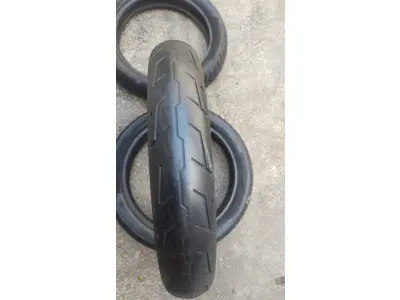 LOTE 363 - PNEU 100/90 B19 MICHELIN SCORCHER 31 HARLEY DAVIDSON (NO ESTADO)