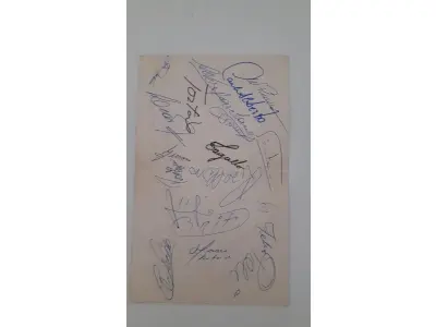 LOTE 230 - RARÍSSIMO E ÚNICO CARDÁPIO DA SELEÇÃO BRASILEIRA DE 1970, AUTOGRAFADO EM EVENTO REALIZADO NO RIO DE JANEIRO, FOI ESCOLHIDO PELA SELEÇÃO BRASILEIRO P MELHOR GARÇOM DA NOITE E DERA PRA ELE ESSA RELÍQUIA 13CM DE  LARGURA, ALTURA 23CM (NO ESTADO)