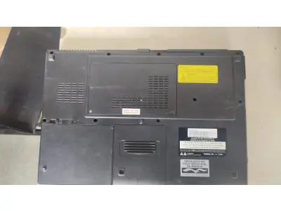 LOTE 358 - NOTEBOOK COM PROBLEMA NA TELA, COMPLETO (NO ESTADO)