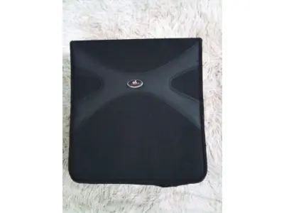 LOTE 308 - CASE PORTA CDS, CAPA DURA, EM TECIDO PARA 520 CDS/DVDS (NO ESTADO)