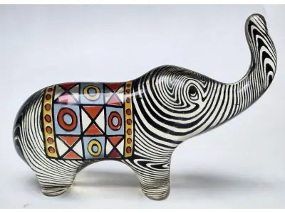 LOTE 313 - COLEÇAO  ABRAHAM PALATNIK TAMANHO 16 CMS COMP. X 8 CMS ALT. X 4 CMS LARG. (NO ESTADO)