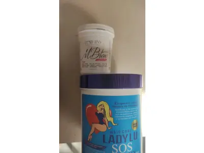 LOTE 380 - KIT PRA SALÃO MARCAS CONHECIDA EM SP E RIO DE JANEIRO KIT DESSE VALE MAIS DE 300 REAIS. (NO ESTADO)