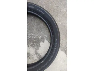 LOTE 363 - PNEU 100/90 B19 MICHELIN SCORCHER 31 HARLEY DAVIDSON (NO ESTADO)