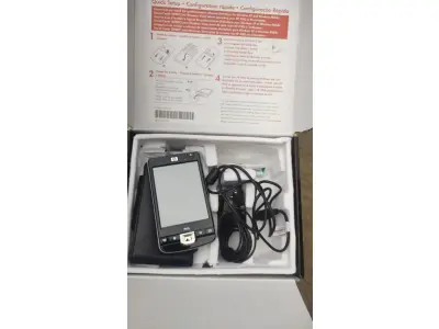 LOTE 431 - LOTE COM 1 HP IPAQ 210,1 GPS,1 CARREGADOR DE PILHAS E U1 EDITOR DE VÍDEO (NO ESTADO)