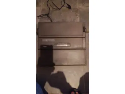 LOTE 545 - MÁQUINA DE ESCREVER ANTIGA FUNCIONANDO PERFEITAMENTE (NO ESTADO)