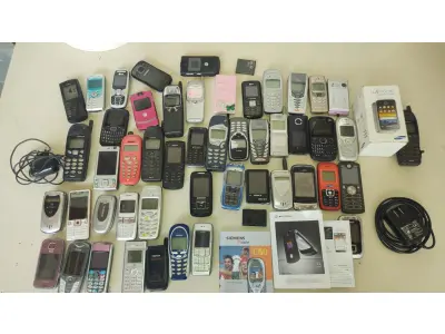 LOTE 481 - LOTE COM CELULARES ANTIGOS COLEÇÃO (NO ESTADO)