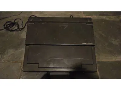 LOTE 552 - MÁQUINA DE ESCREVER ANTIGA FUNCIONANDO PERFEITAMENTE (NO ESTADO)