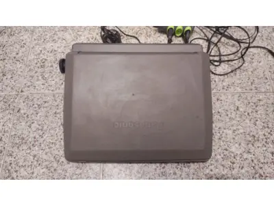 LOTE 560 - MÁQUINA DE ESCREVER ANTIGA FUNCIONANDO PERFEITAMENTE (NO ESTADO)