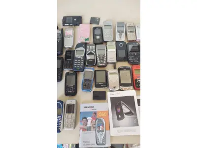 LOTE 481 - LOTE COM CELULARES ANTIGOS COLEÇÃO (NO ESTADO)