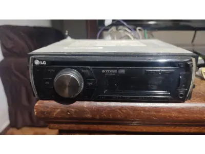 LOTE 612 - RÁDIO LG CD FOI RETIRADO DO CARRO E GUARDADO ESTAVA EM FUNCIONAMENTO (NO ESTADO)