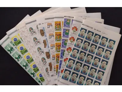 LOTE 624 - LOTE COM COLEÇÕES DE SELOS SÃO 63 CARTELAS COMPLETAS COM SELOS EM ÓTIMOS ESTADO (NO ESTADO)