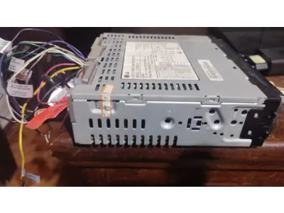 LOTE 612 - RÁDIO LG CD FOI RETIRADO DO CARRO E GUARDADO ESTAVA EM FUNCIONAMENTO (NO ESTADO)