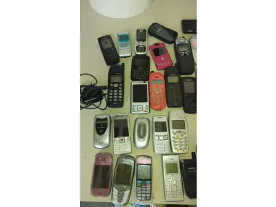 LOTE 481 - LOTE COM CELULARES ANTIGOS COLEÇÃO (NO ESTADO)