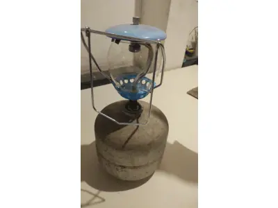LOTE 662 - LAMPIÃO ANTIGO FUNCIONANDO PERFEITAMENTE VASILHA COM GÁS AINDA (NO ESTADO)