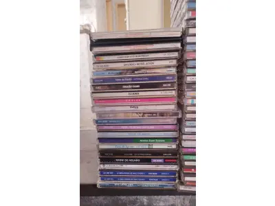 LOTE 631 - LOTE COM 424 CDS RAROS TRILHA SONORA DE NOVELAS RAROS ENTRE OUTROS (NO ESTADO)