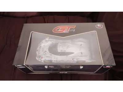 LOTE 674 - PORSCHE 911 GT1 LE MANS GT RACING MAISTO - 1:18 LACRADO (NO ESTADO)