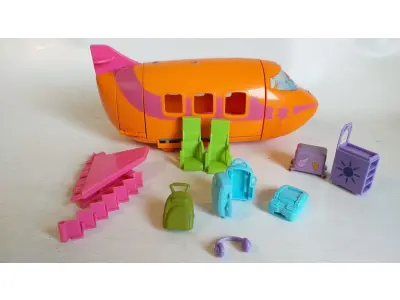 LOTE 661 - LOTE COM BRIQUEDOS DA QUARTO POLLY FASHION E AVIÃO DA POLLY POCKET MATTEL (NO ESTADO)