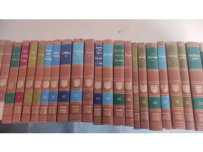 LOTE 642 - COLEÇÃO LIVROS GREAT BOOKS OF THE WESTERN WORLD - 54 VOLUMES (NO ESTADO)