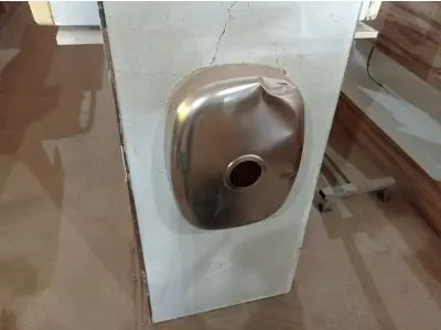 LOTE 128 - 01 PIA EM AÇO INOX CIMENTADO MEDINDO 1,40M X 0,53CM. (NO ESTADO) ATENÇÃO! FAZER A VISITAÇÃO ANTES DE ARREMATAR, NÃO SABEMOS SE FUNCIONA. LEILÃO NÃO TEM GARANTIA E NEM DEVOLUÇÃO, SUJEITO A POSSÍVEIS AVARIAS VISÍVEIS/OCULTAS E/OU AUSÊNCIA DE COMPONENTES.