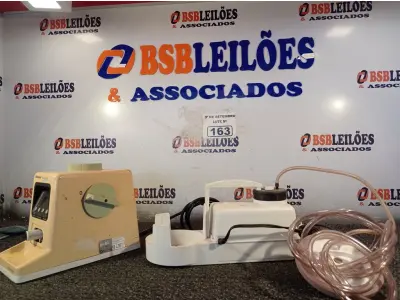 LOTE 163 - 01 AMALGAMADOR E 01 MICRO ASPIRADOR ODONTOLÓGICO. (NO ESTADO) ATENÇÃO! FAZER A VISITAÇÃO ANTES DE ARREMATAR, NÃO SABEMOS SE FUNCIONA. LEILÃO NÃO TEM GARANTIA E NEM DEVOLUÇÃO, SUJEITO A POSSÍVEIS AVARIAS VISÍVEIS/OCULTAS E/OU AUSÊNCIA DE COMPONENTES.